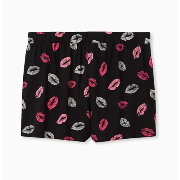 🆕Torrid Super Soft Black Lips Sleep Shorts - Picture 4 of 4